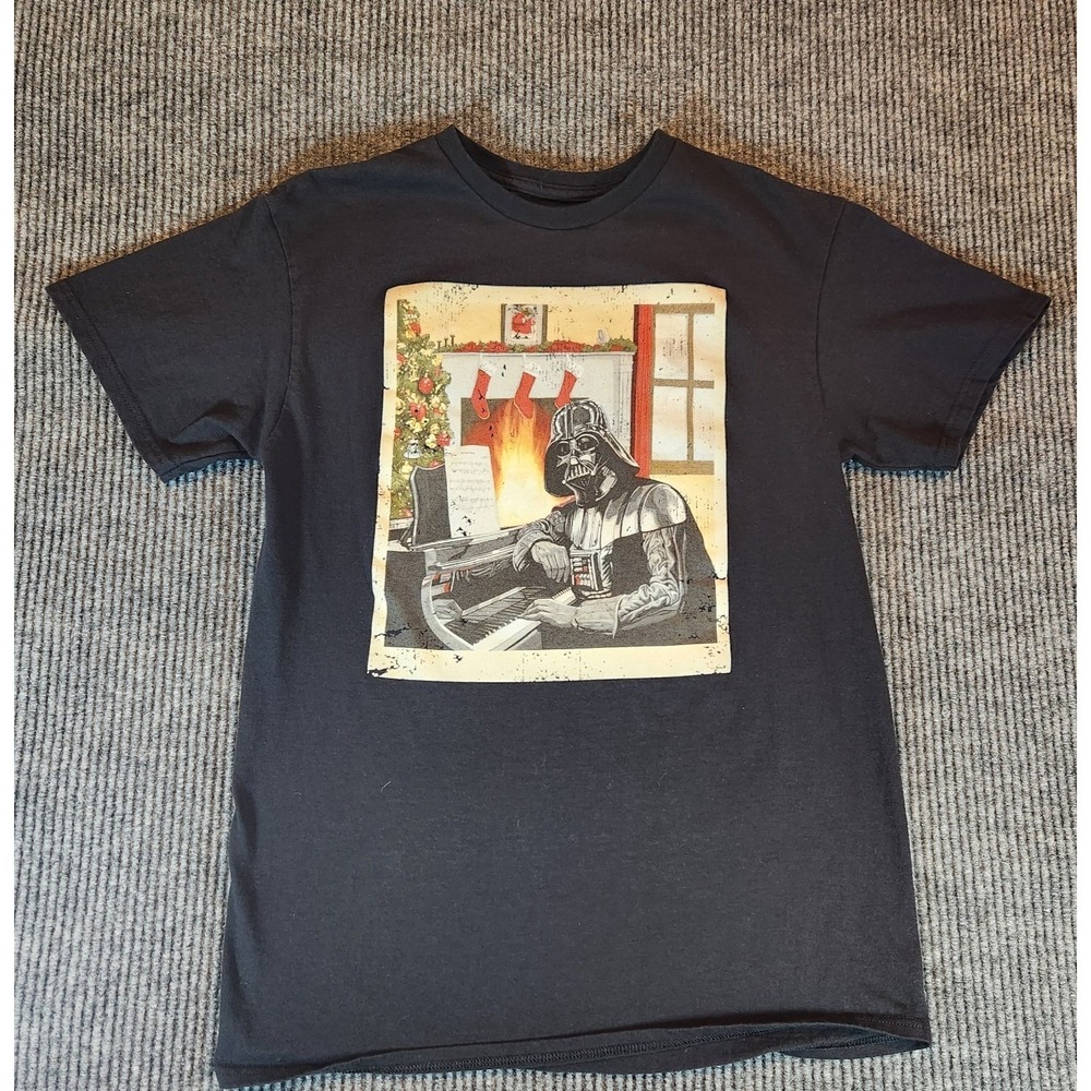 Star Wars Darth Vader Christmas Tree by the Fireplace Black T-shirt Adult Medium